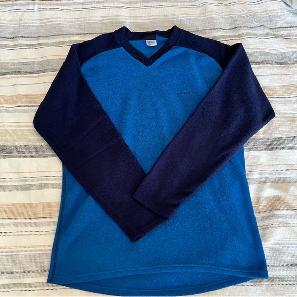 Patagonia Fleece Capilene Pullover Long Sleeve Sweater Dark and light Blue Sz M - Picture 1 of 10